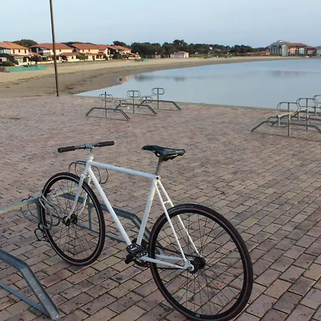 Plage, Avec Piscine Apartmán