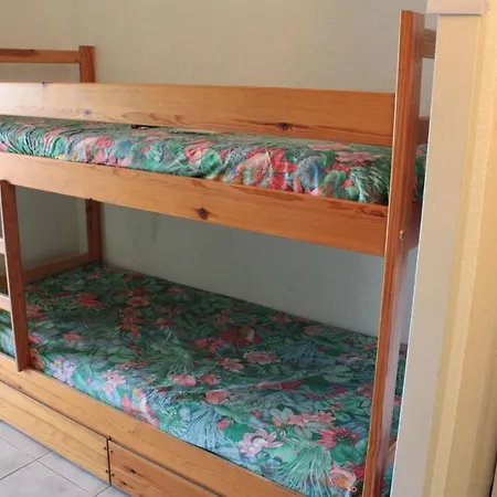 Plage, Avec Piscine Apartmán